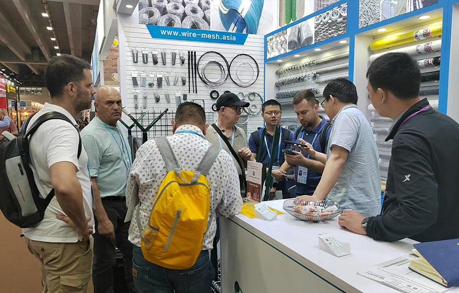 Anping Sanxing Metal Wire Mesh Manufacturing Company appeared at the 137th Spring Canton Fair: Innovation-driven, opening up a new pattern of global market