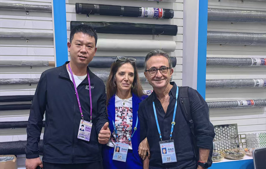 Anping Sanxing Metal Wire Mesh Manufacturing Company appeared at the 137th Spring Canton Fair: Innovation-driven, opening up a new pattern of global market